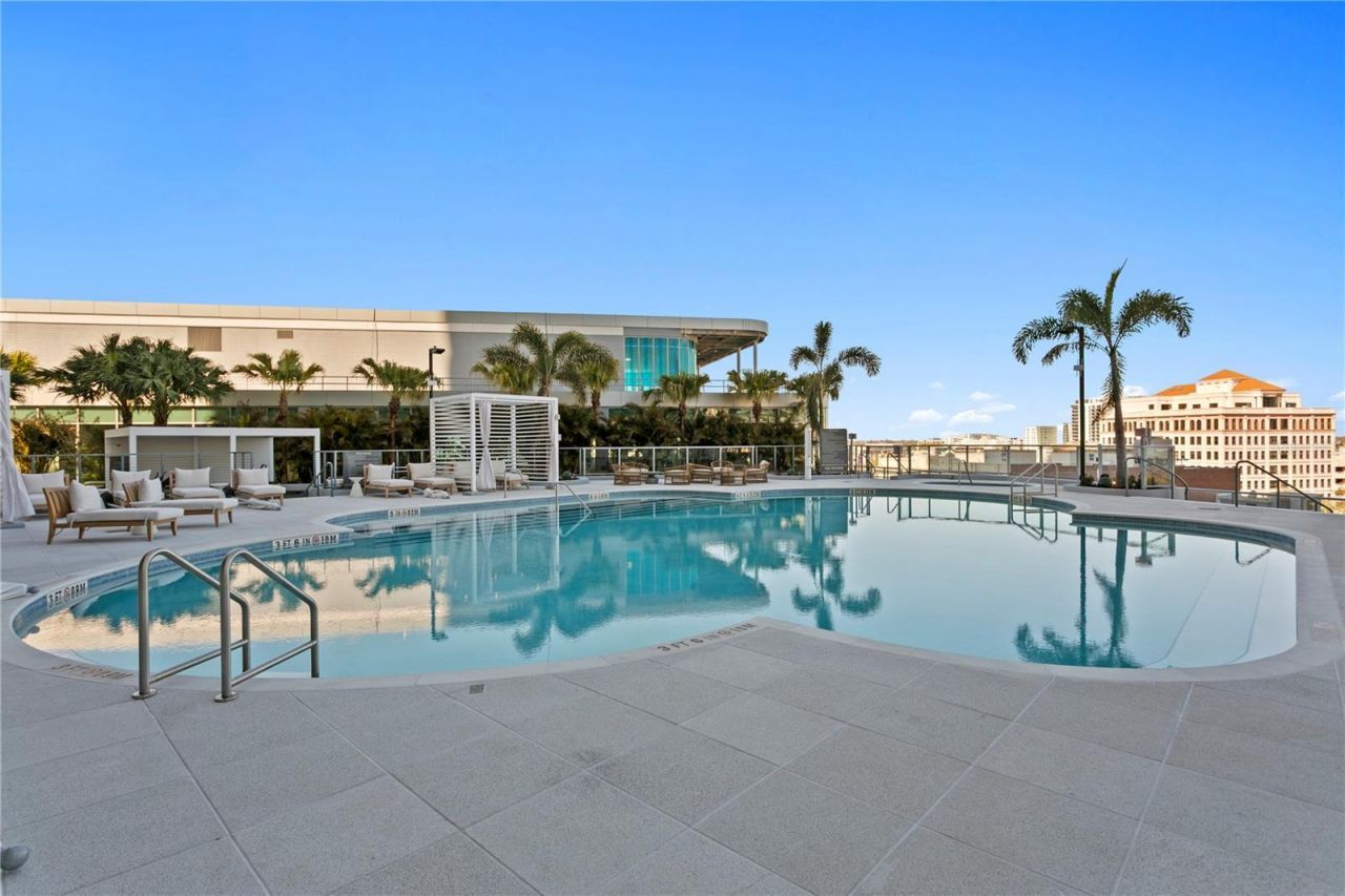 400 Central Avenue, Unit 1801, Saint Petersburg, FL 33701 Photo