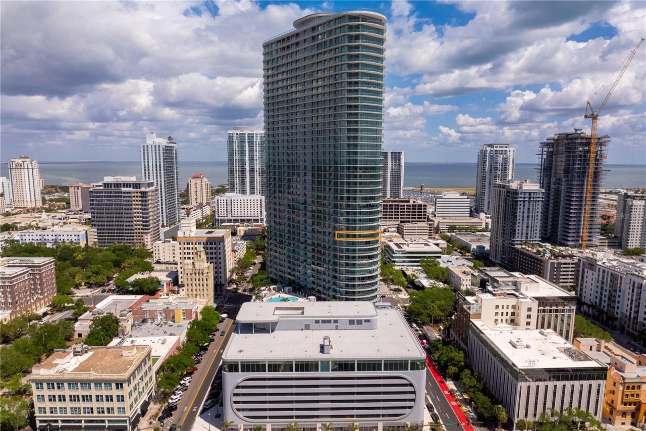 400 Central Avenue, Unit 1801, Saint Petersburg, FL 33701 Photo
