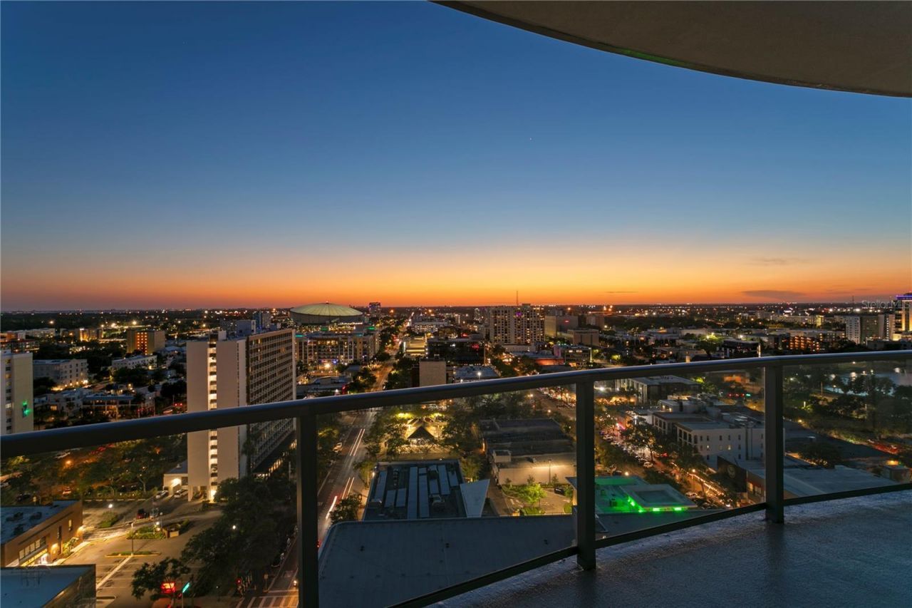 400 Central Avenue, Unit 1801, Saint Petersburg, FL 33701 Photo