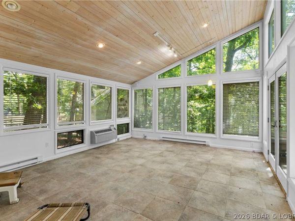 26 Walkers Cay Drive, Osage Beach, MO 65065