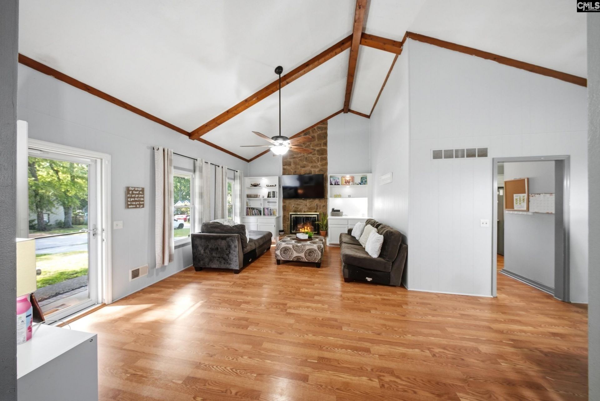 306 Lord Howe Road Photo 9