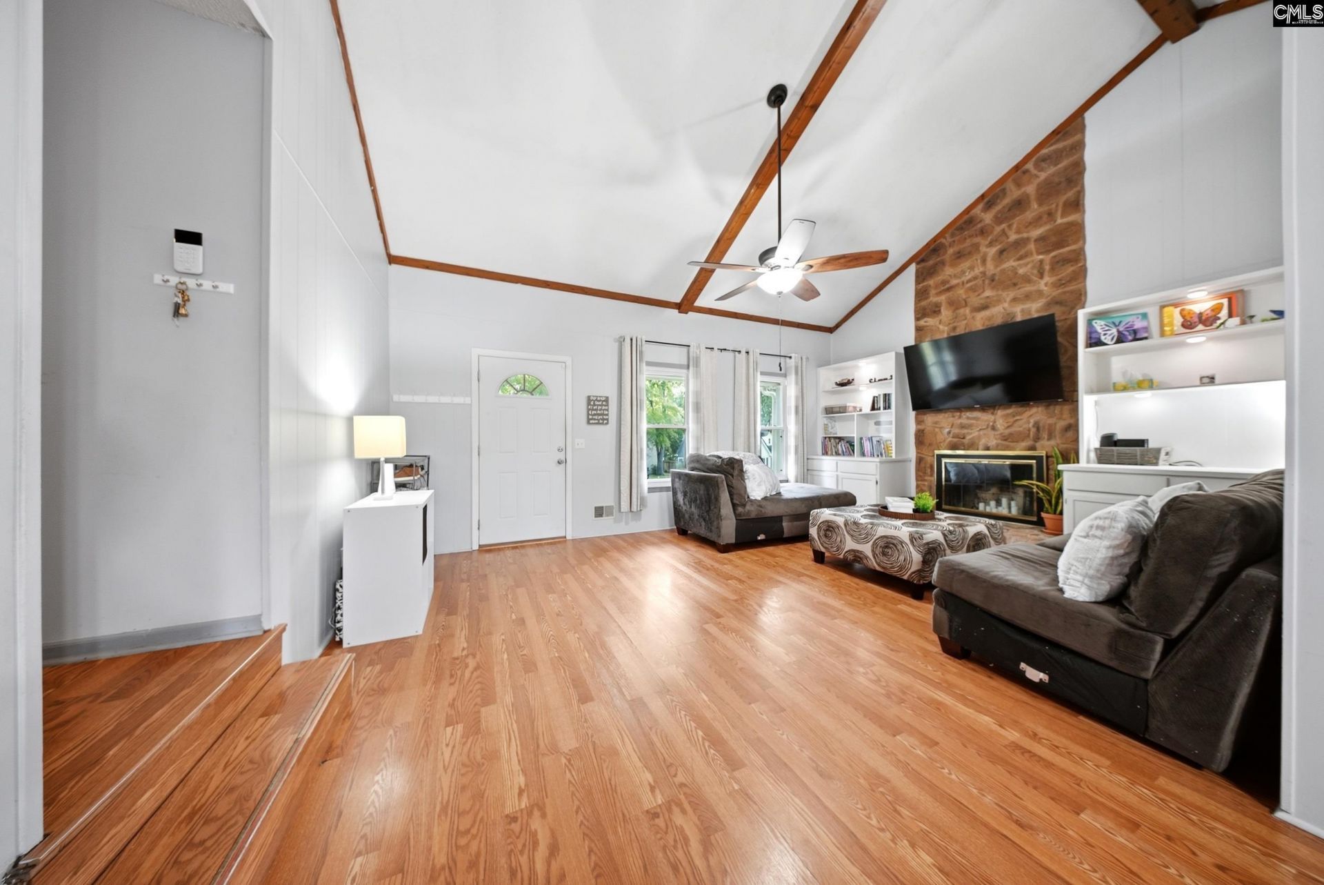 306 Lord Howe Road Photo 13