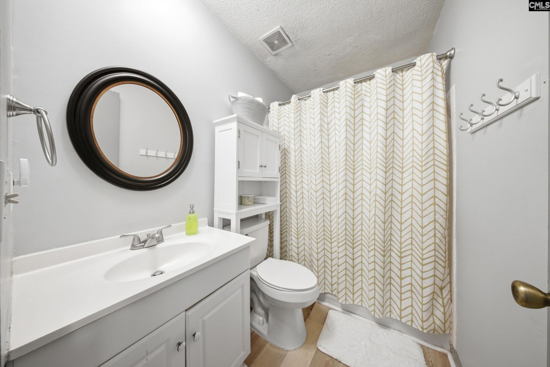 306 Lord Howe Road Photo 17