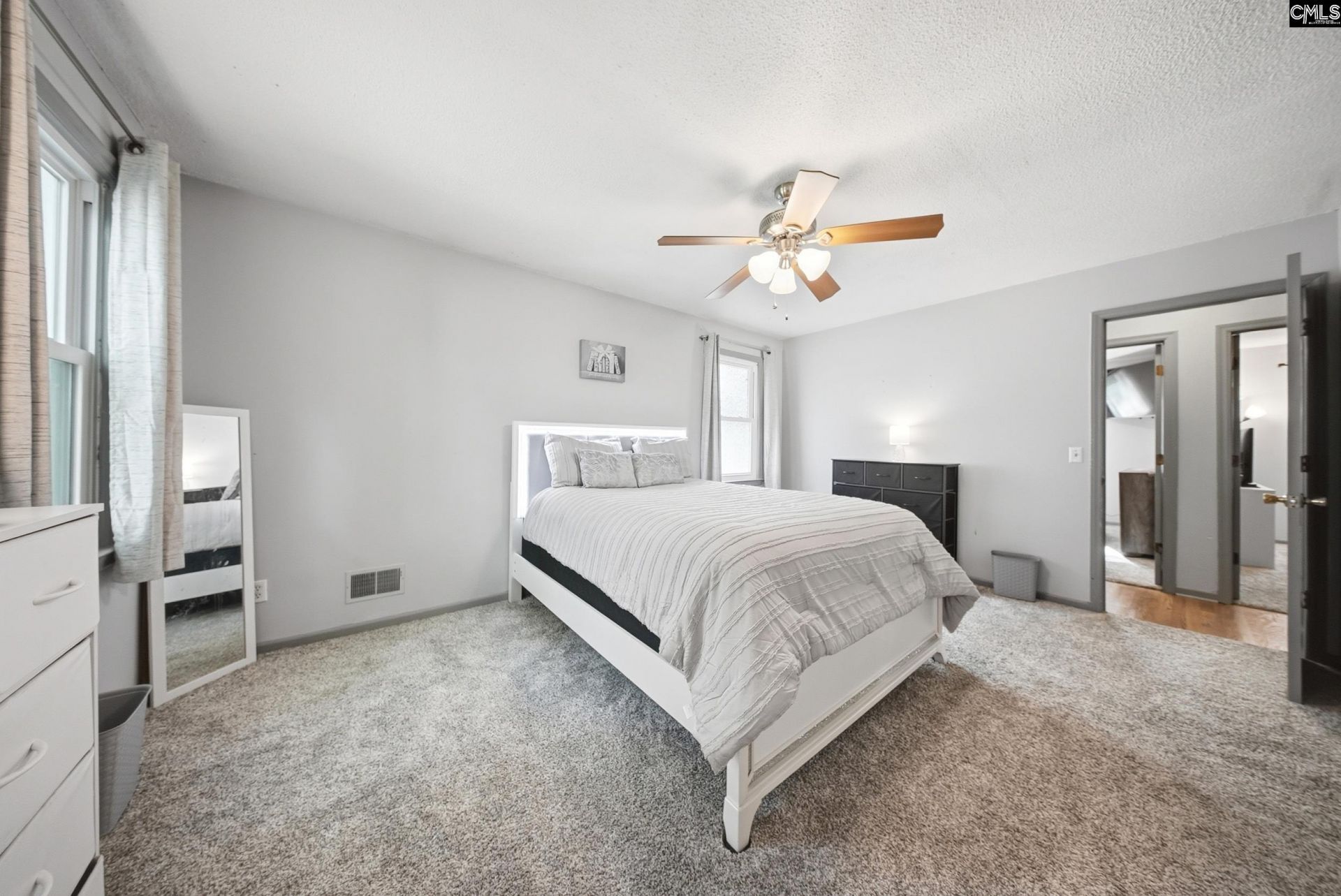 306 Lord Howe Road Photo 19