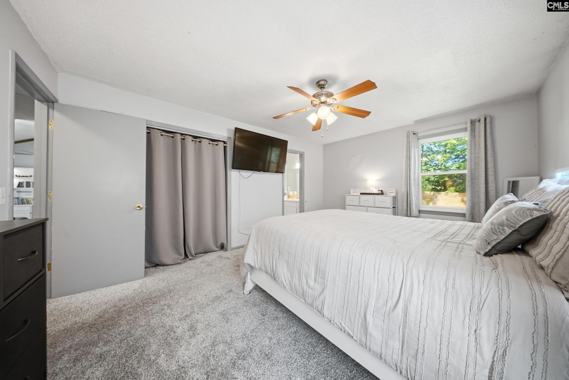 306 Lord Howe Road Photo 21