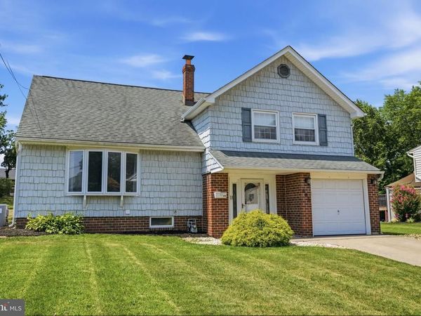 686 CHERYL DRIVE , WARMINSTER, PA 18974