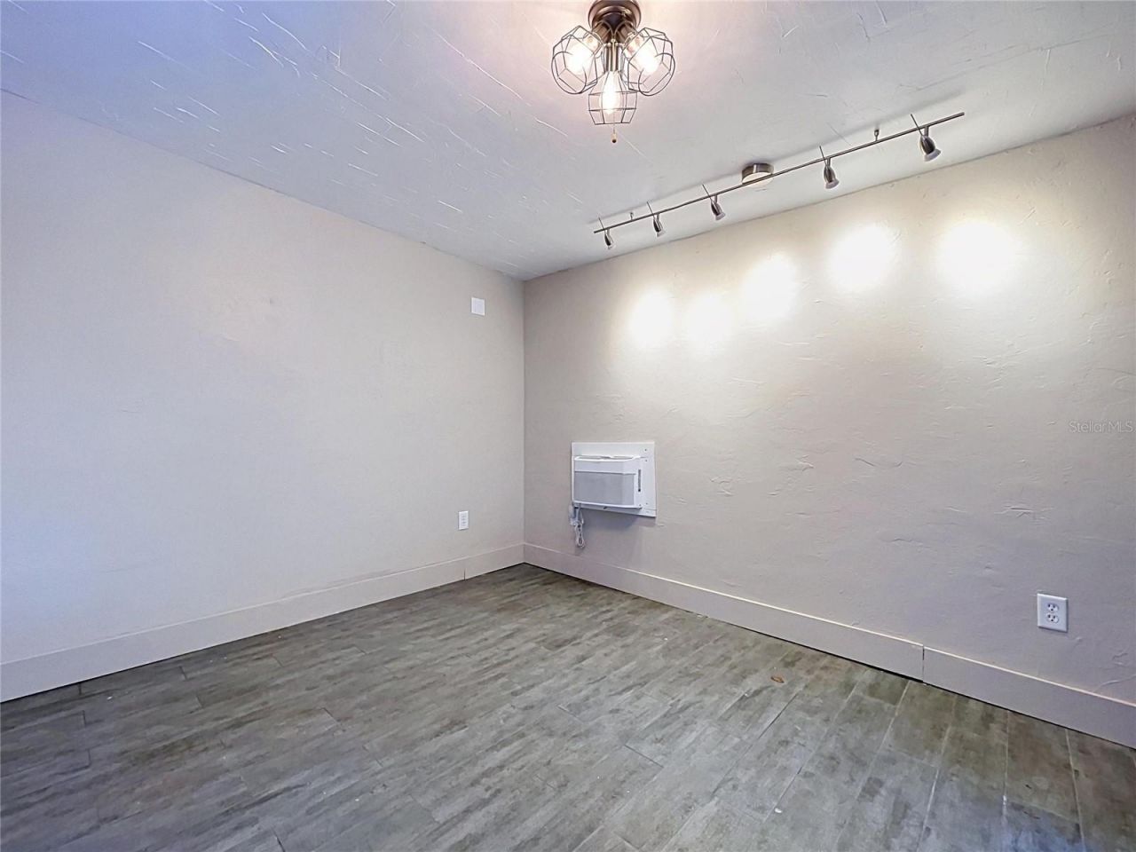 11109 Bramblebrush Street, Tampa, FL 33624 Photo