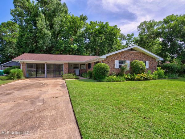 3202 Nottingham Road, Ocean Springs, MS 39564