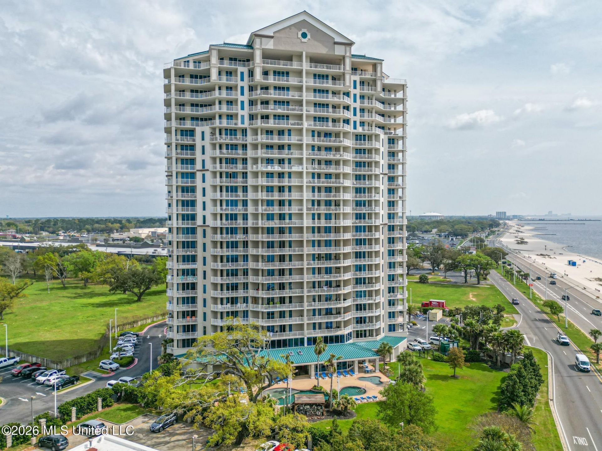 2668 Beach Boulevard, Biloxi, MS 39531 Main Photo