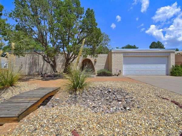 7813 Hermanson Place NE, Albuquerque, NM 87110