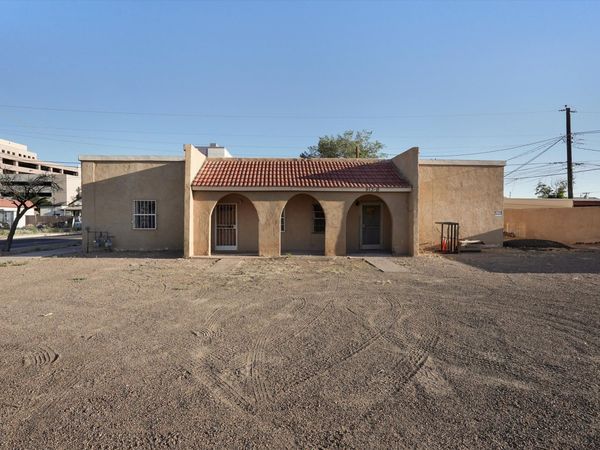 913 5th Street NW, Albuquerque, NM 87102
