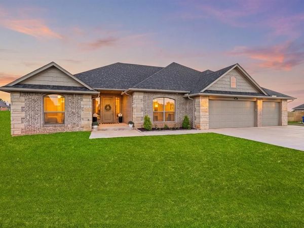 9131 Oak Tree Circle, Edmond, OK 73025