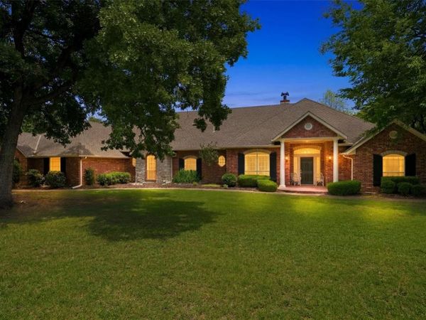 2 S Arcadian Oaks Drive, Edmond, OK 73034