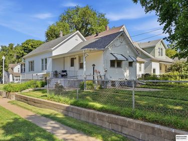 1955 S 11th Street, Omaha, NE 68108