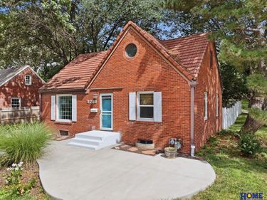 3788 F Street, Lincoln, NE 68510