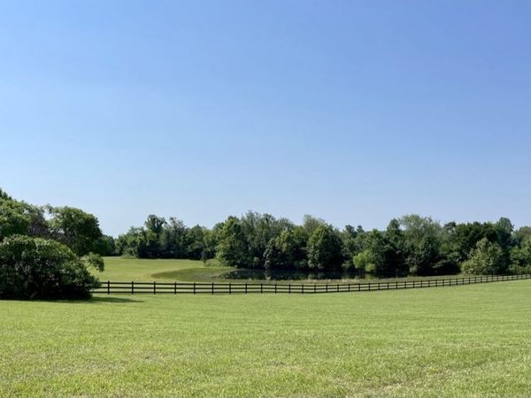 576 Womack Rd , Unit 2, Bethpage, TN 37022