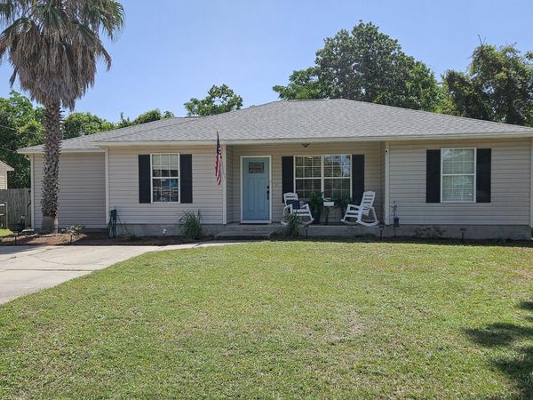 103 SW Cowrie Avenue, Fort Walton Beach, FL 32548