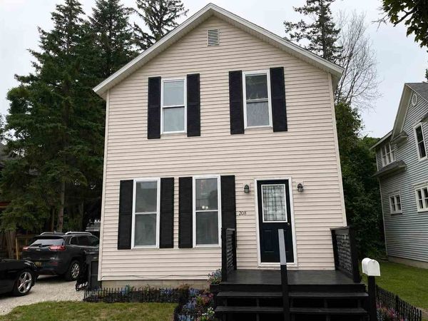 208 S Bailey St, Cheboygan, MI 49721