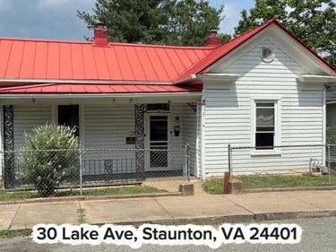 30 LAKE AVE, Staunton, VA 24401
