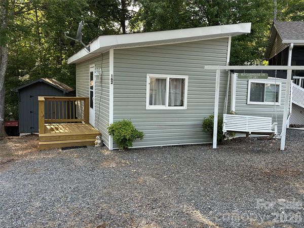 162 Clubhouse Drive , New London, NC 28127