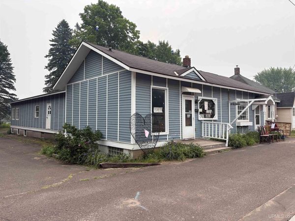 318 N Lake Street, Ironwood, MI 49938