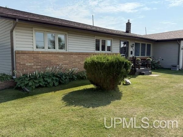 11 Trimountain Avenue, South Range, MI 49963