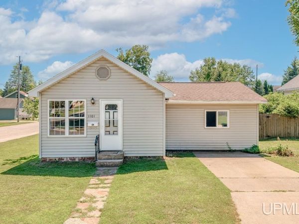 1101 W Hughitt Street, Iron Mountain, MI 49801