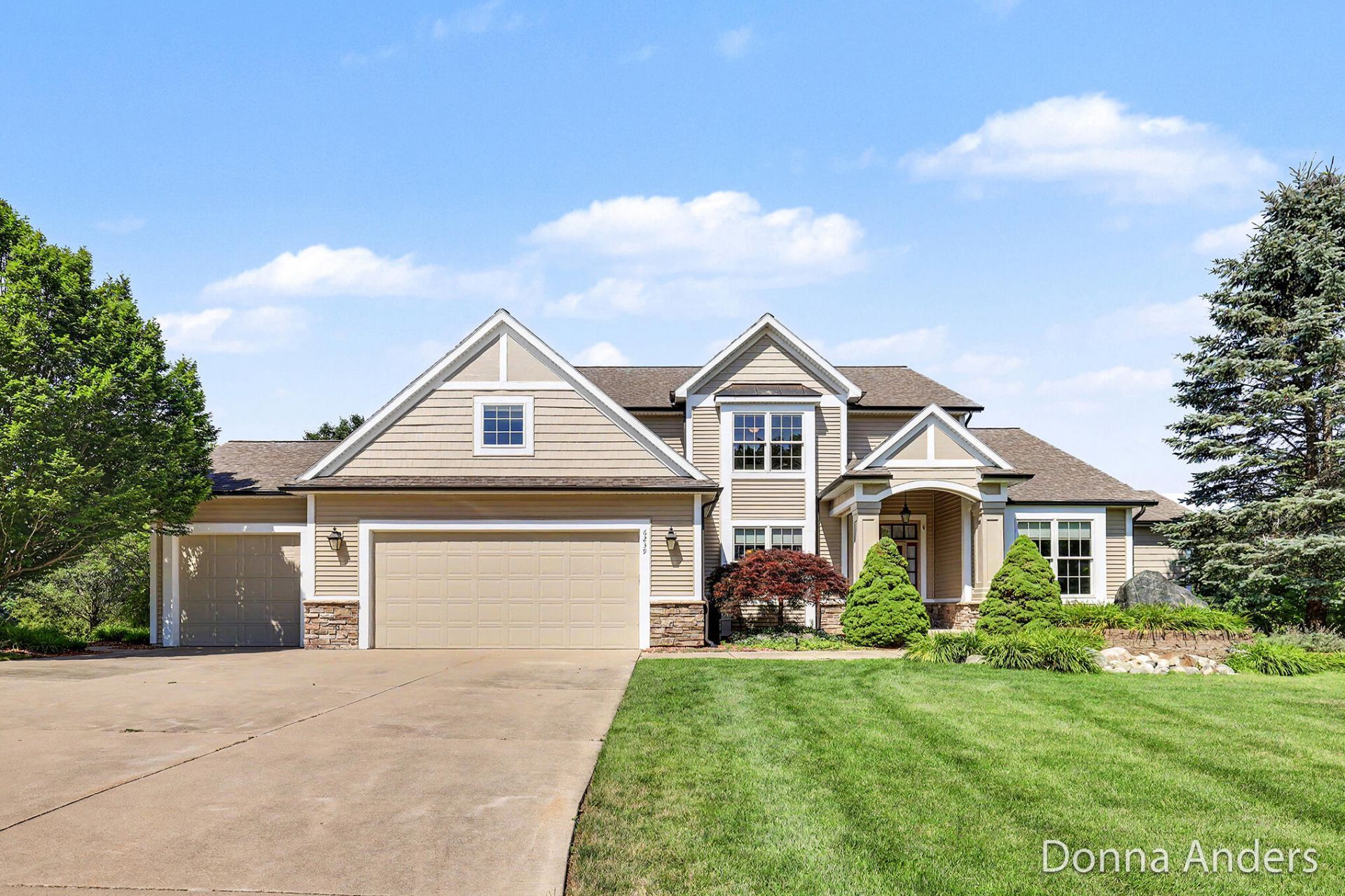 6239 Boulder Ridge Drive Ne, Belmont, MI 49306 Main Photo