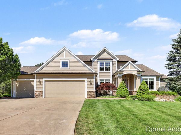 6239 Boulder Ridge Drive NE, Belmont, MI 49306