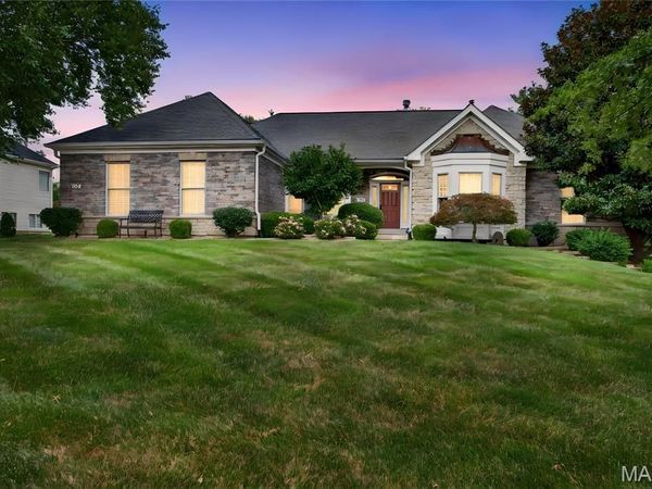 706 Abbottsford Court, Lake St Louis, MO 63367