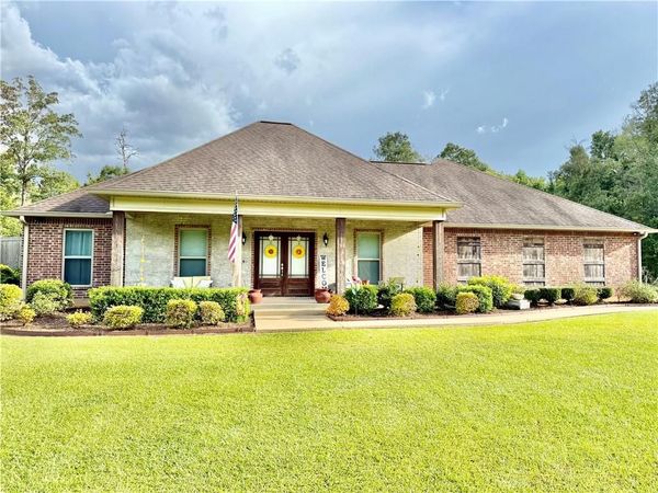 312 EAST YEAGER Drive, Ball, LA 71405