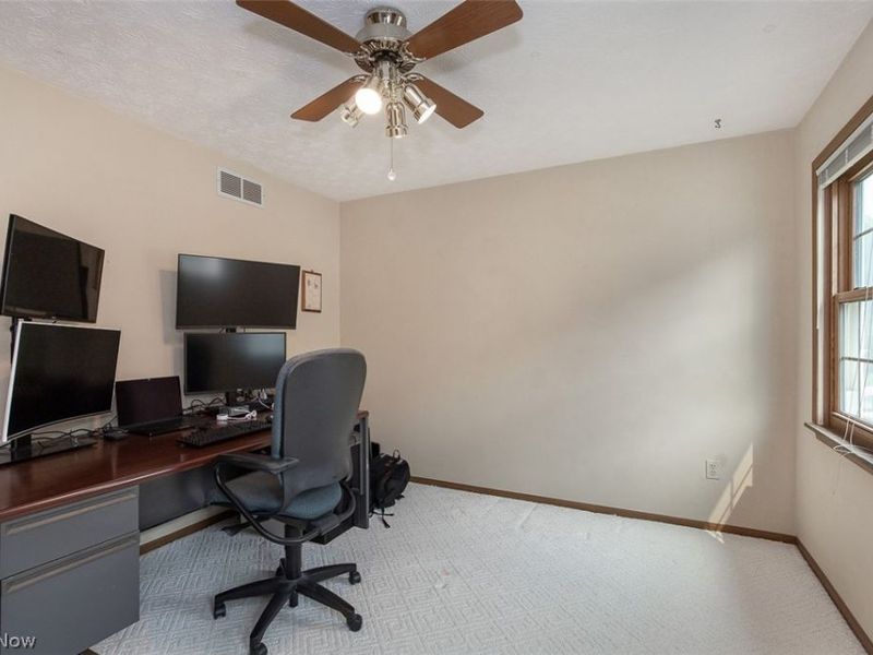 9204 Pleasant Lake Boulevard, Parma, OH 44130 Photo 17