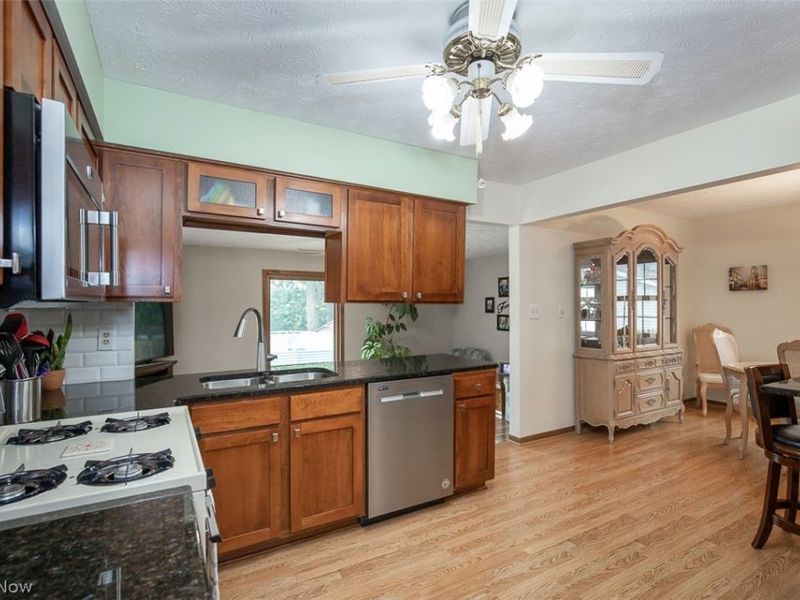 9204 Pleasant Lake Boulevard, Parma, OH 44130 Photo 6