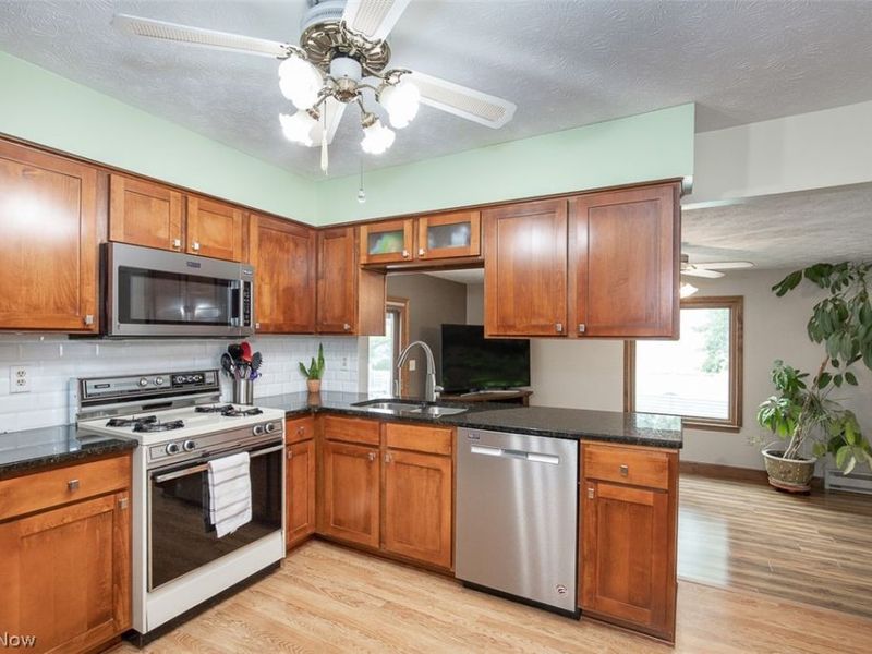 9204 Pleasant Lake Boulevard, Parma, OH 44130 Photo 7