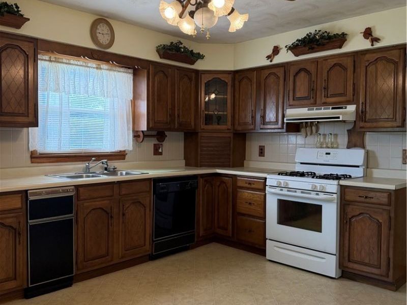 211 Green Street, Woodsfield, OH 43793 Photo 17
