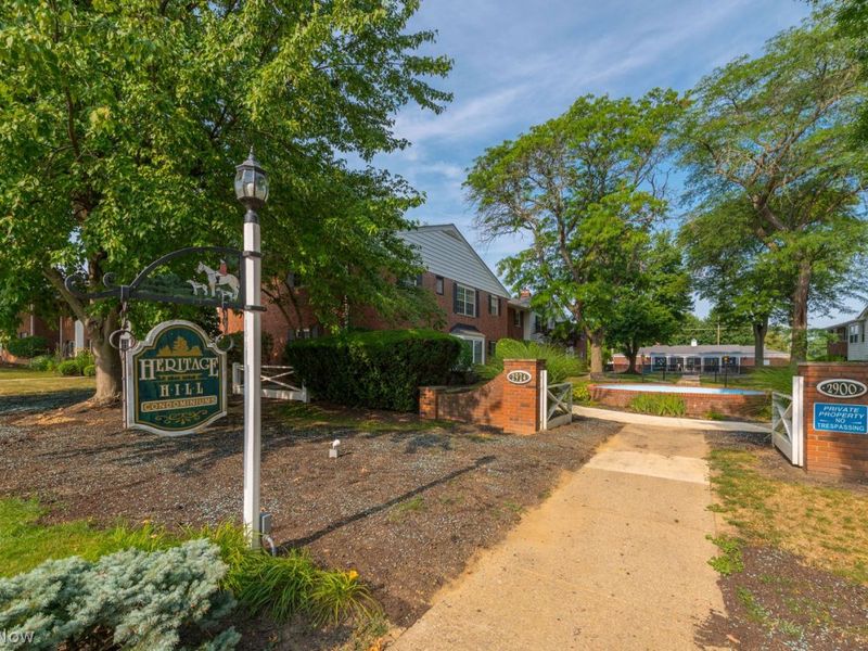 2888 Pease Drive, Unit 209, Rocky River, OH 44116 Photo 3
