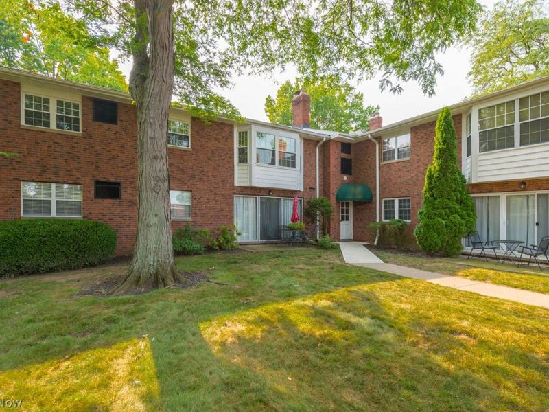 2888 Pease Drive, Unit 209, Rocky River, OH 44116 Photo 7