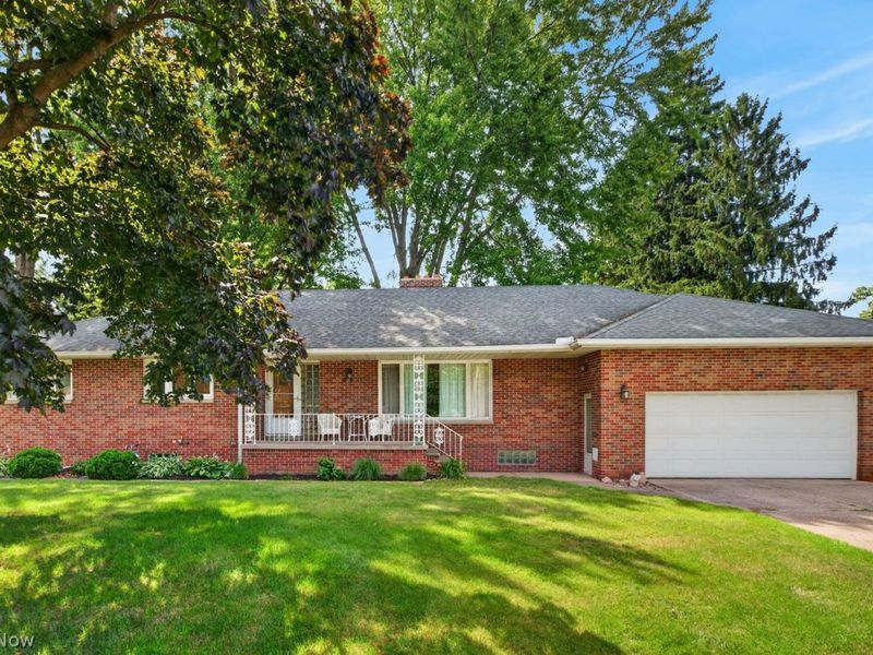 114 S Leavitt Road S, Amherst, OH 44001 Photo 1