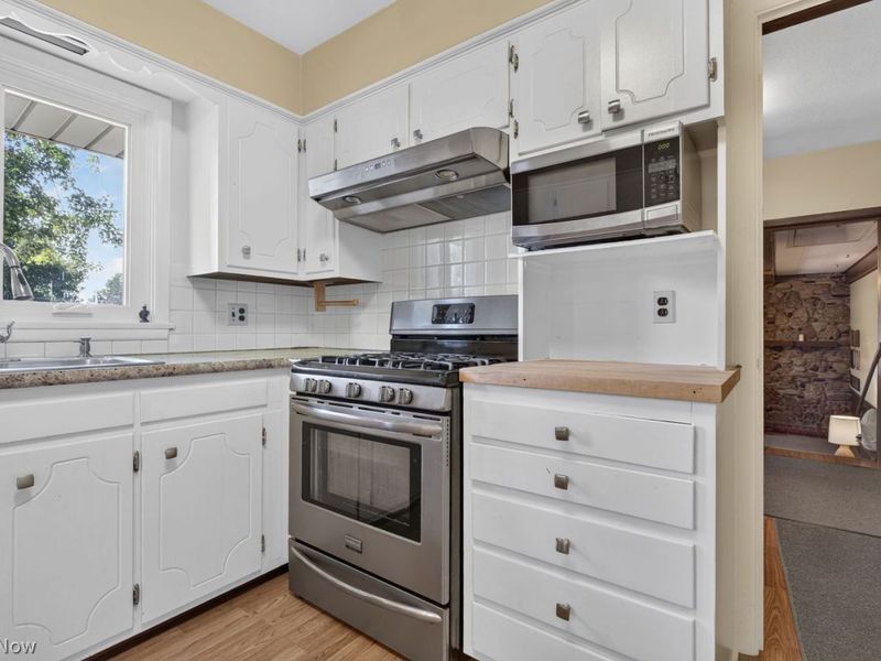 114 S Leavitt Road S, Amherst, OH 44001 Photo 11