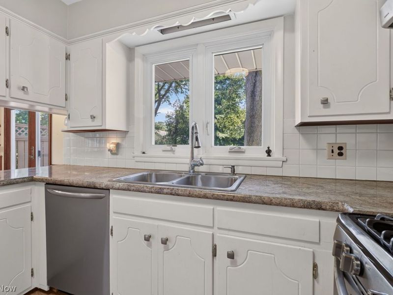 114 S Leavitt Road S, Amherst, OH 44001 Photo 12