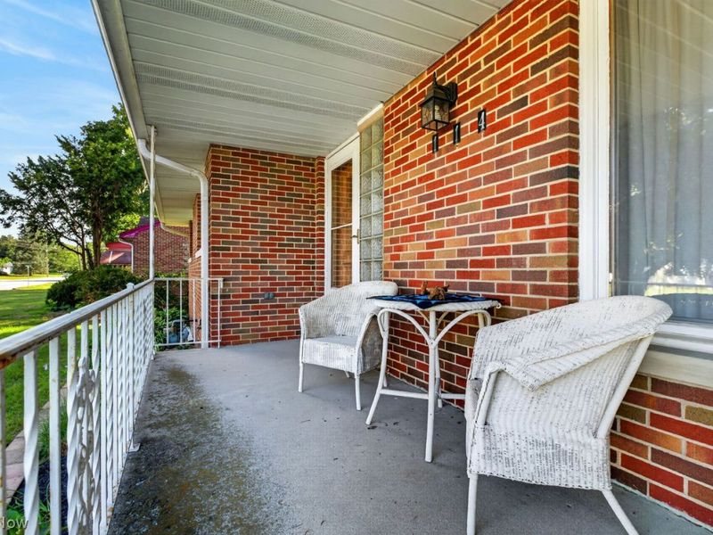 114 S Leavitt Road S, Amherst, OH 44001 Photo 2