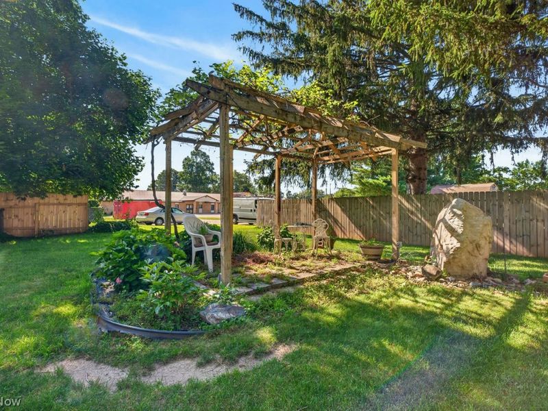 114 S Leavitt Road S, Amherst, OH 44001 Photo 42