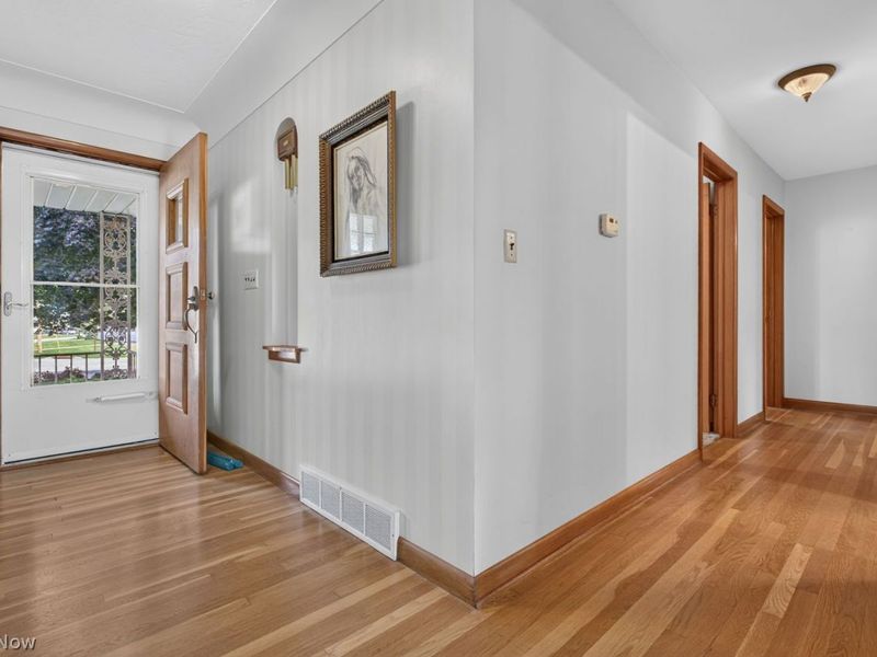 114 S Leavitt Road S, Amherst, OH 44001 Photo 7