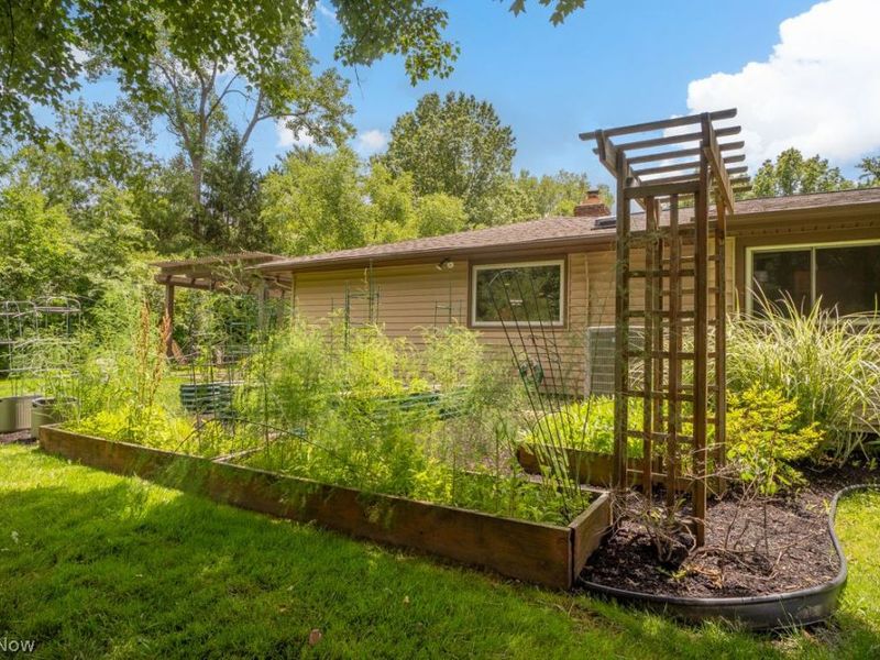 2827 Medfield Road, Pepper Pike, OH 44124 Photo 39