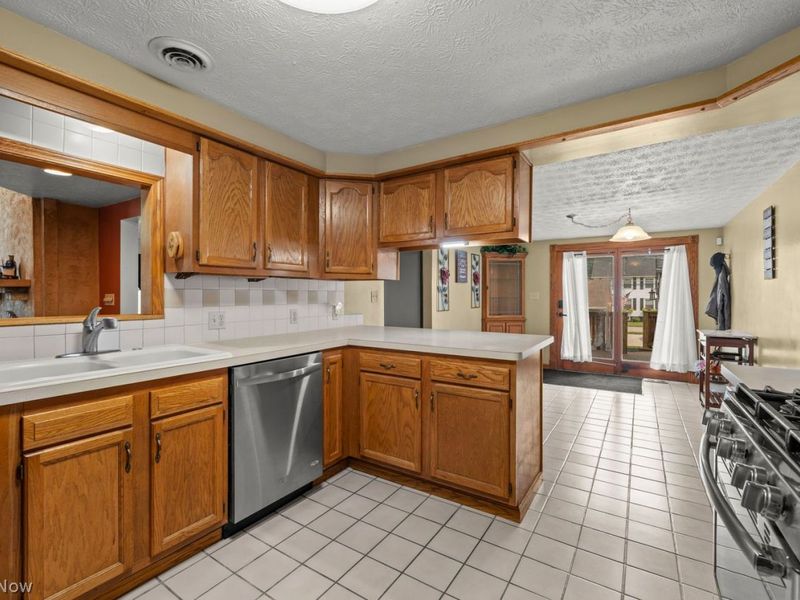 113 29th Street NW, Barberton, OH 44203 Photo 12