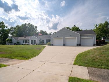 3130 Silver Lake Boulevard, Silver Lake, OH 44224