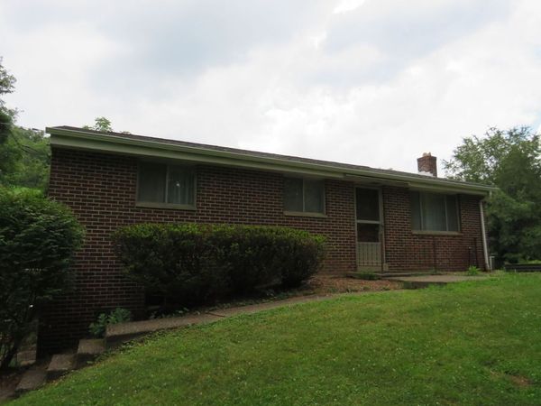 435 Hemphill Road , Tarentum, PA 15084