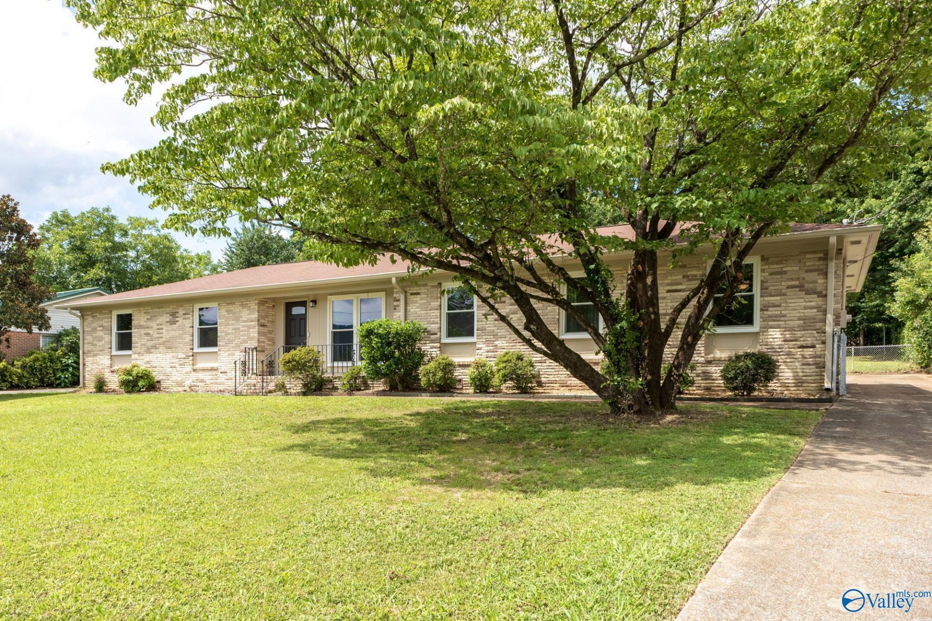 9624 Dortmund Drive Se, Huntsville, AL 35803 Main Photo