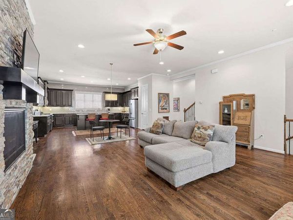 917 Dumaine Trace, Atlanta, GA 30328