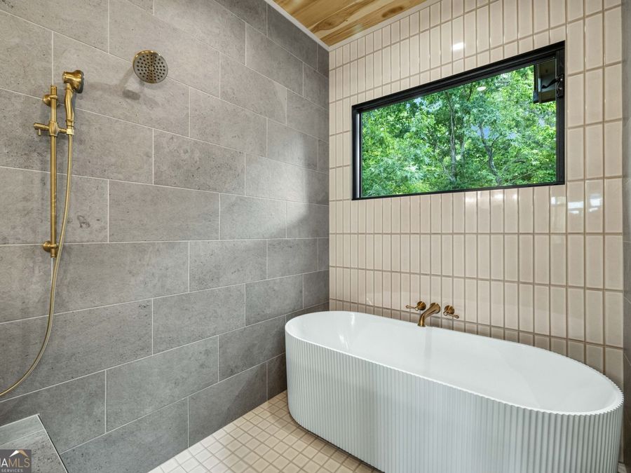 Property Image 105